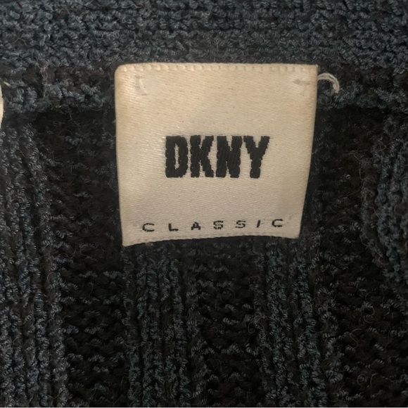 DKNY Classic Ribbed Long Sleeve V-Neck Button Front Cardigan Navy Blue Medium - Picture 4 of 5